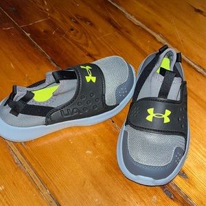 Boys under armor sneakers brand new